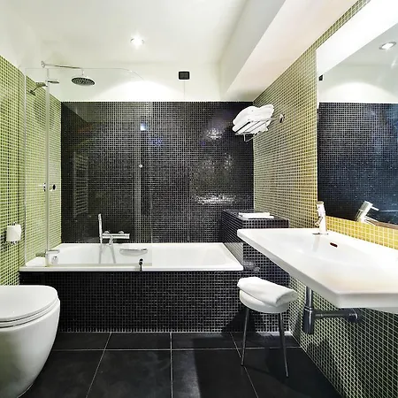 Monopole 3* Milan
